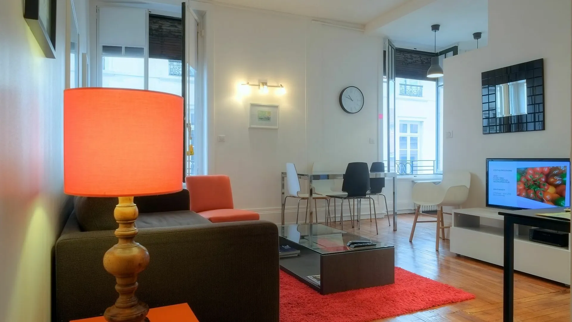 Honore - Hotel Pour Nomades Reveurs - 11 Boissac Lyon France